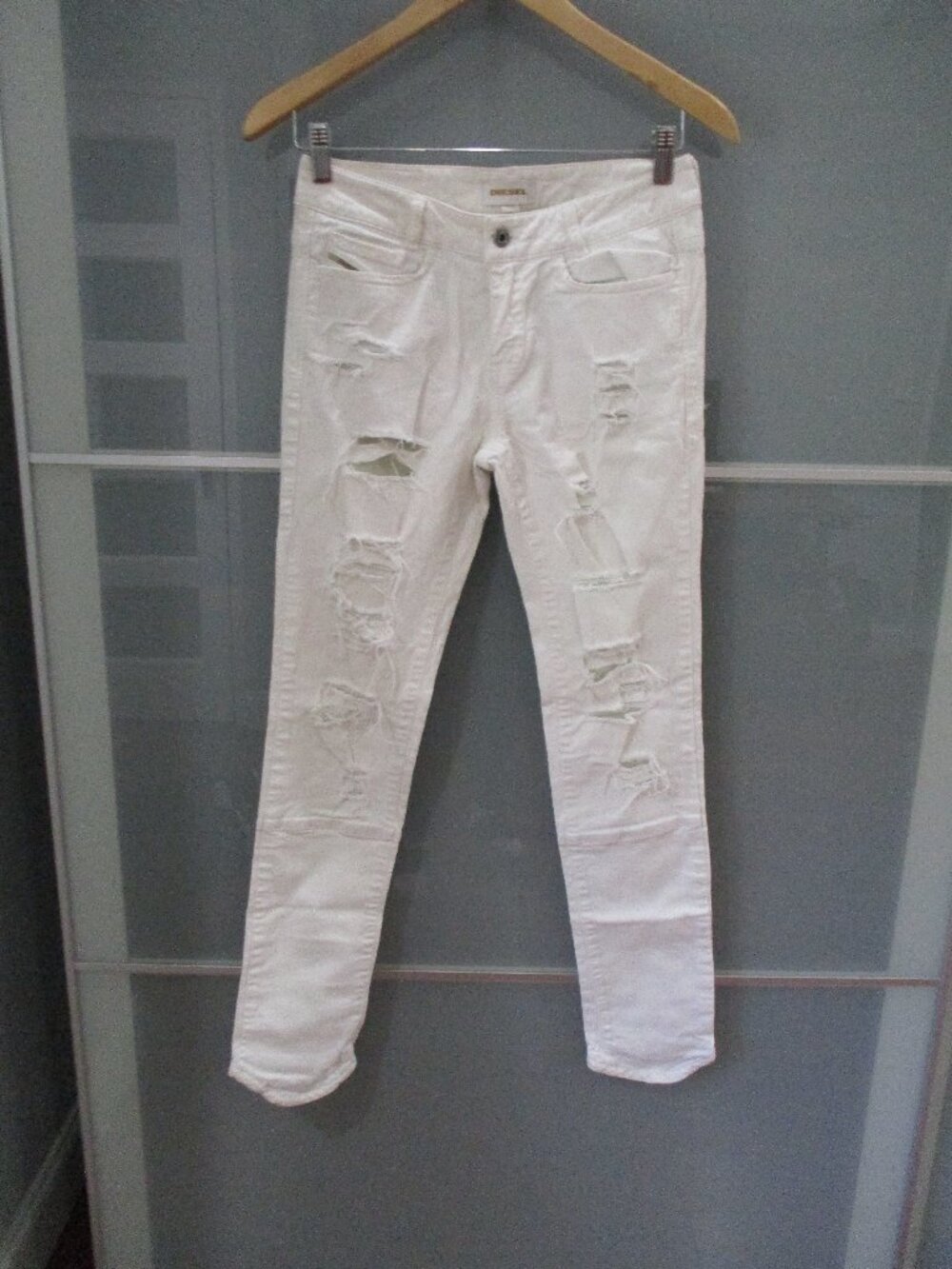 Diesel Destroyed White Skinny Jeans Size 25